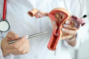 O que é o rejuvenescimento ovariano e por que não funciona?