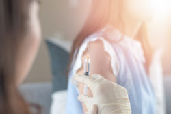 Como a microinjeção de mitocôndrias ajuda a melhorar a qualidade dos óvulos?
