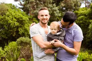 Dois homens podem ter filhos biológicos?