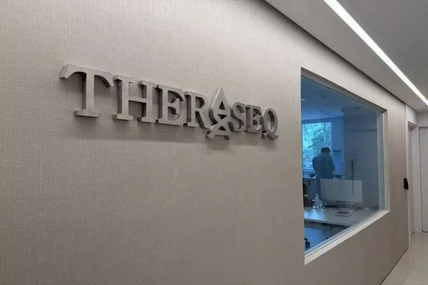 Fotografia de laboratório ilustrando a estrutura e tecnologia do TheraSeq.